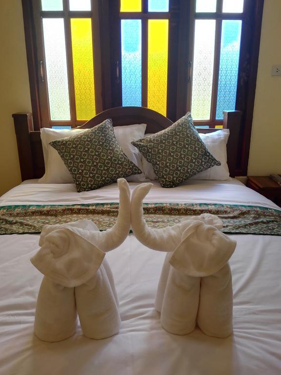Baan Bussaba Hotel トラン エクステリア 写真
